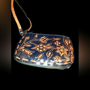 Vintage Floral Tooled Leather Coin Purse Wristlet.